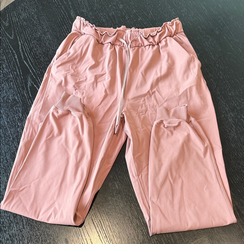 Women’s LuluLemon joggers